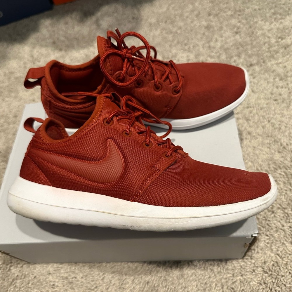 NIKE RED SNEAKERS
